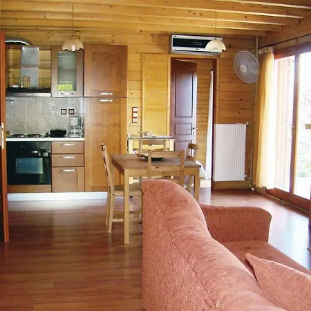 Semesterbostad Awesome In Molos Kammena Vourla With 3 Bedrooms, Internet And Outdoor Swimming Pool *